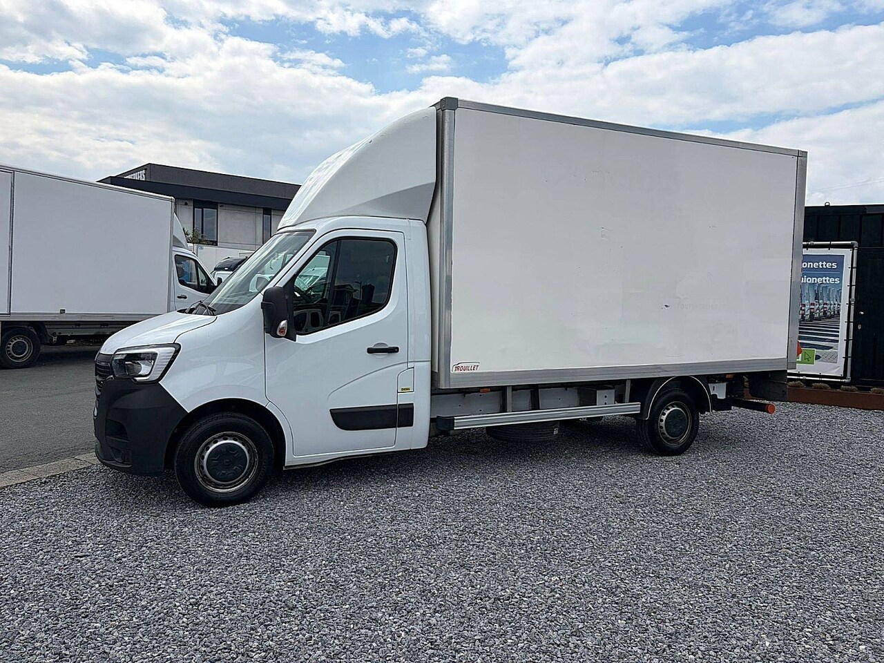Renault Master - 2.3 Bakwagen Laadklep Laadvermogen Airco 145Pk Euro6 Navi! - AutoWereld.nl