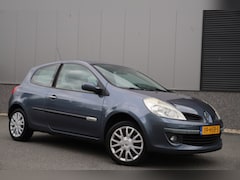 Renault Clio - 1.2 TCE 100pk *Rip Curl* /Airco/Cruise/16"