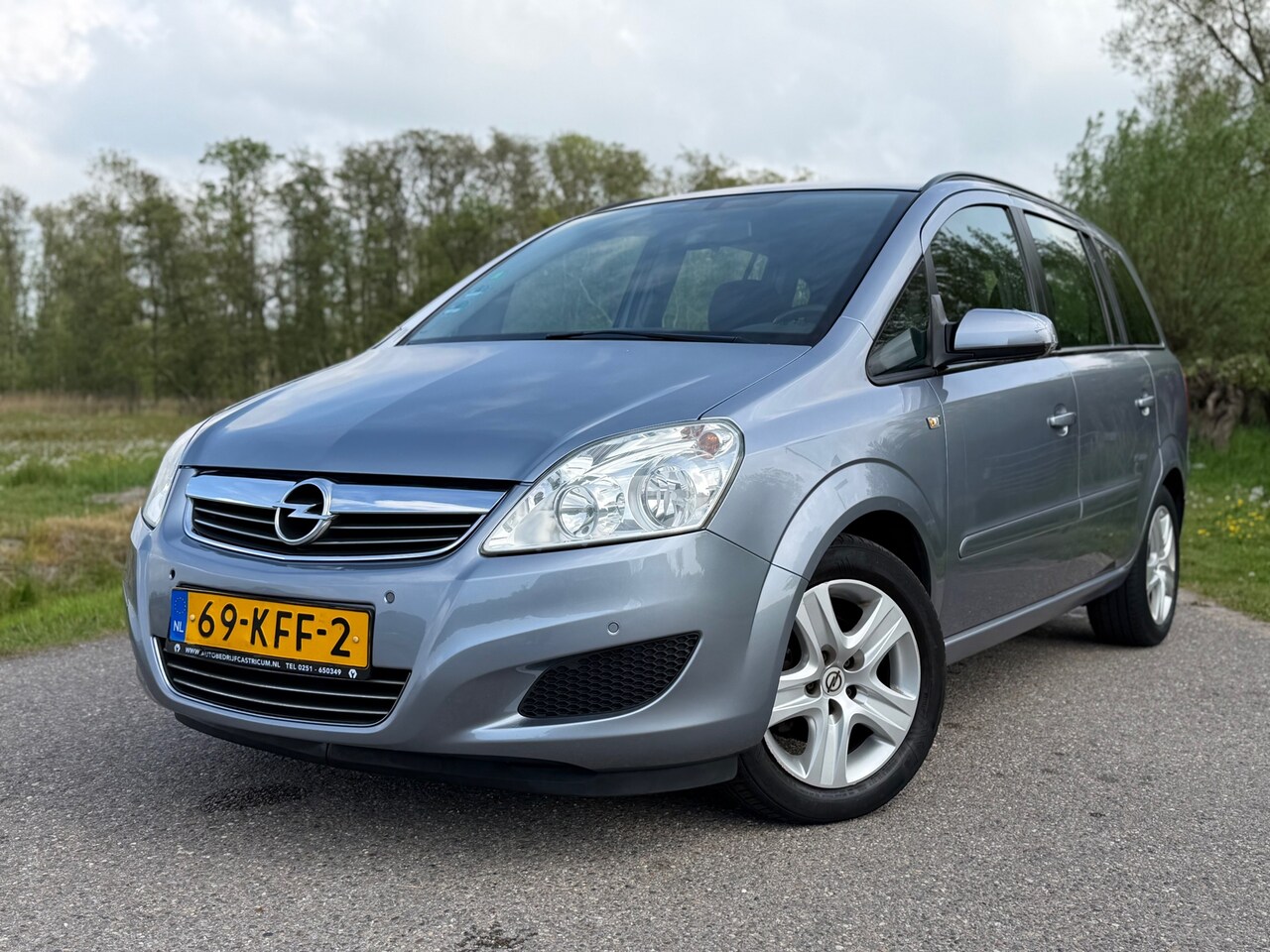 Opel Zafira - 1.8 Cosmo / 7 Persoons / NAP / Radio-cd Speler / Veel Ruimte nodig? - AutoWereld.nl