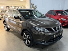 Nissan Qashqai - 1.2 N-Vision / AUTOMAAT / Trekhaak /Navigatie / Panoramadak