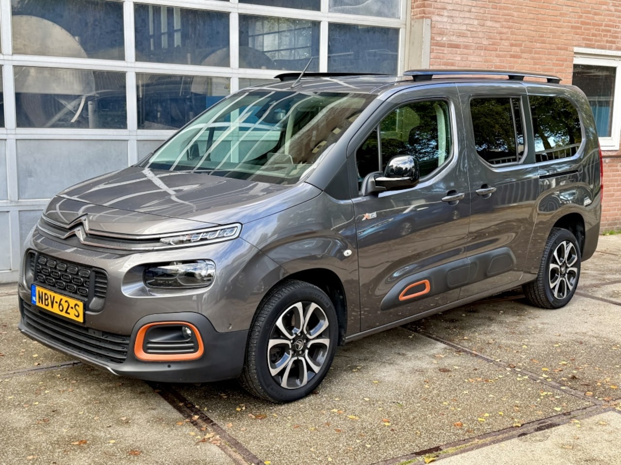 Citroën Berlingo XL - 1.2 130PK Shine XTR 7pers.Automaat,Cruise,Climat.Camera,LMV,Head up displ - AutoWereld.nl