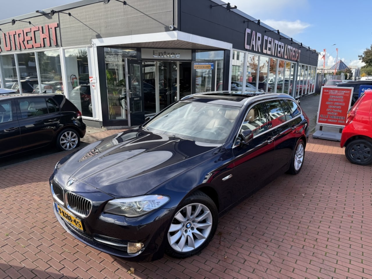 BMW 5-serie Touring - 520i High Executivevol automaat leer navi pano trekhaak - AutoWereld.nl
