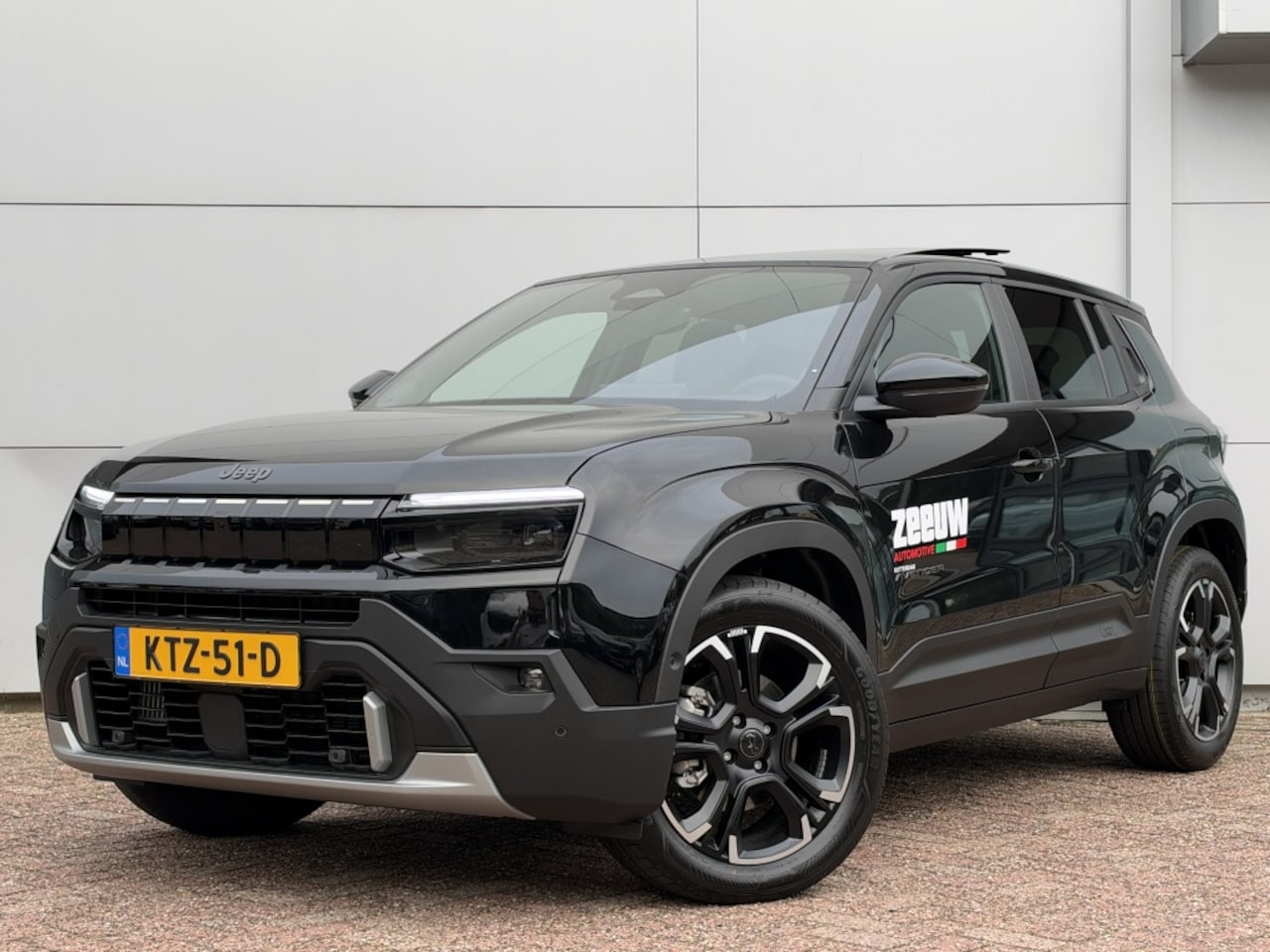 Jeep Avenger - 1.2 e-Hybrid Summit | Facelift | Pano | Winter - AutoWereld.nl