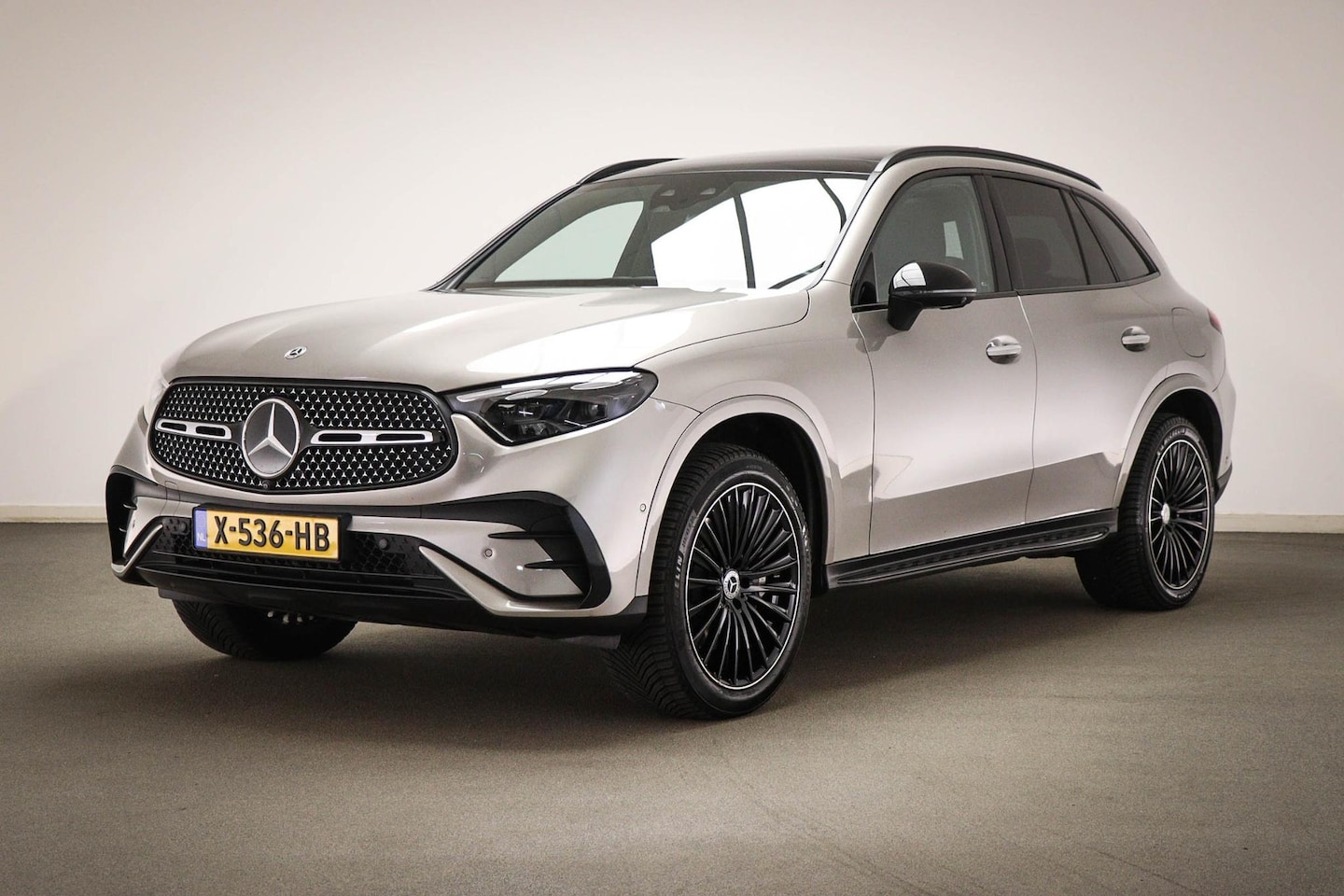 Mercedes-Benz GLC-klasse - 300e 4MATIC AMG Line | PREMIUM PLUS PACK | PANORAMADAK | LASER LED | HEAD UP | 360 CAMERA - AutoWereld.nl