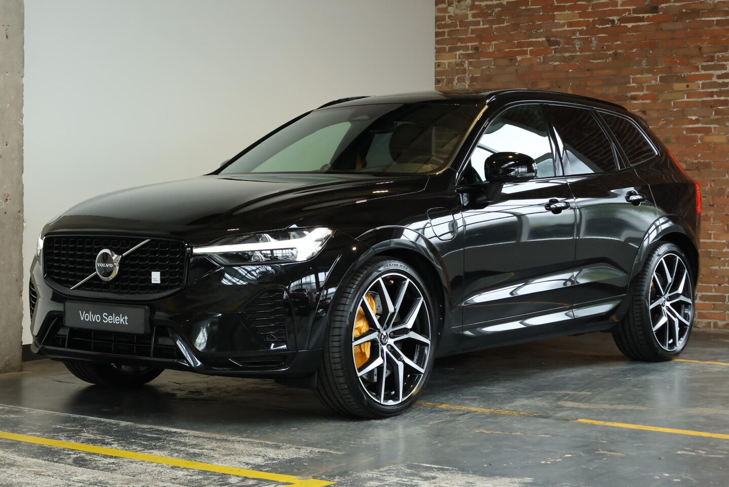 Volvo XC60 - T8 Plug-in-hybrid AWD Polestar Engineered | Heico Sportuitlaat | 360° Parkeercamera | Bowe - AutoWereld.nl