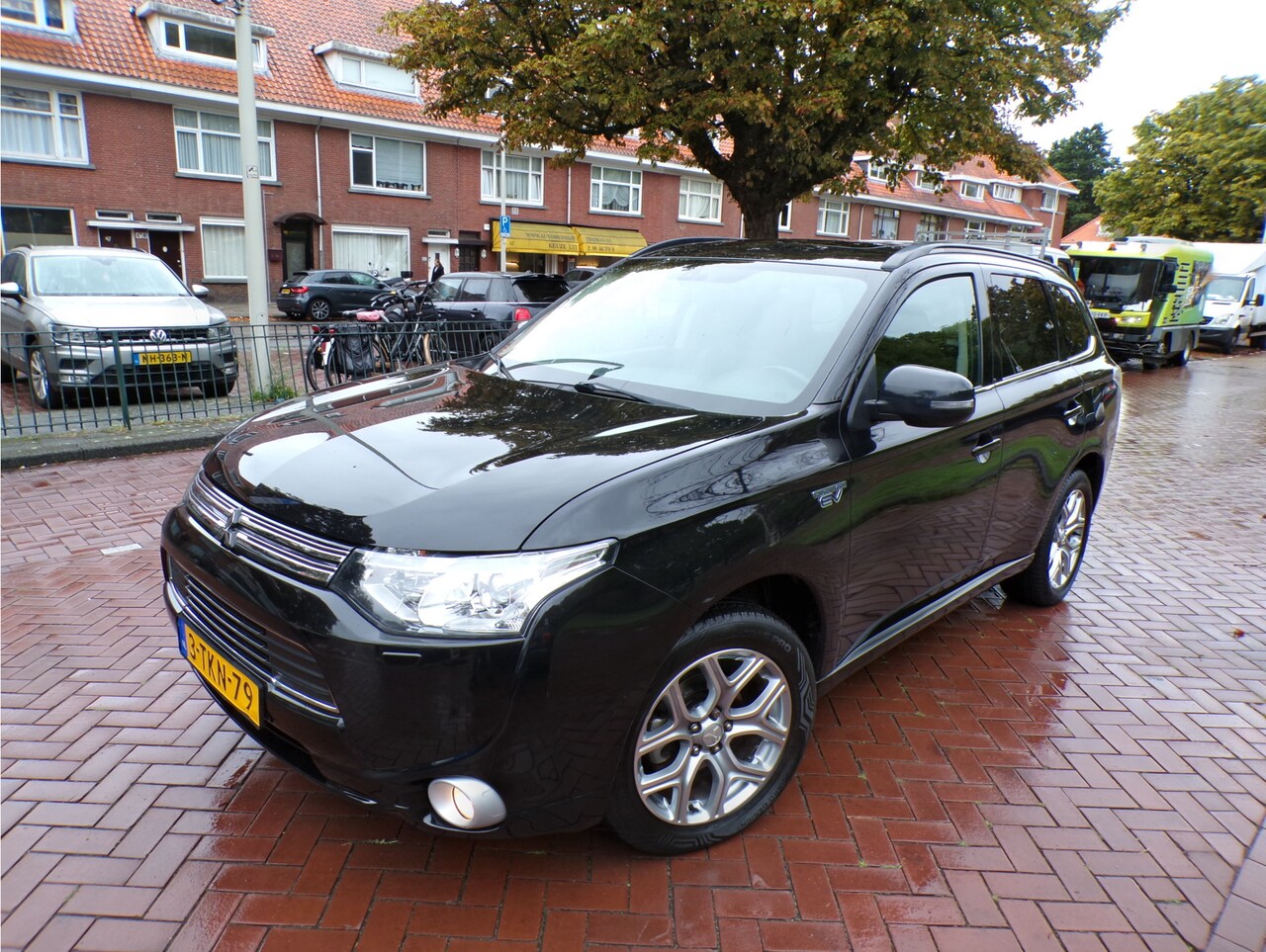 Mitsubishi Outlander - 2.0 PHEV instyle OPEN DAK LUXE UITVOERING ZEER GOEDE STAAT - AutoWereld.nl