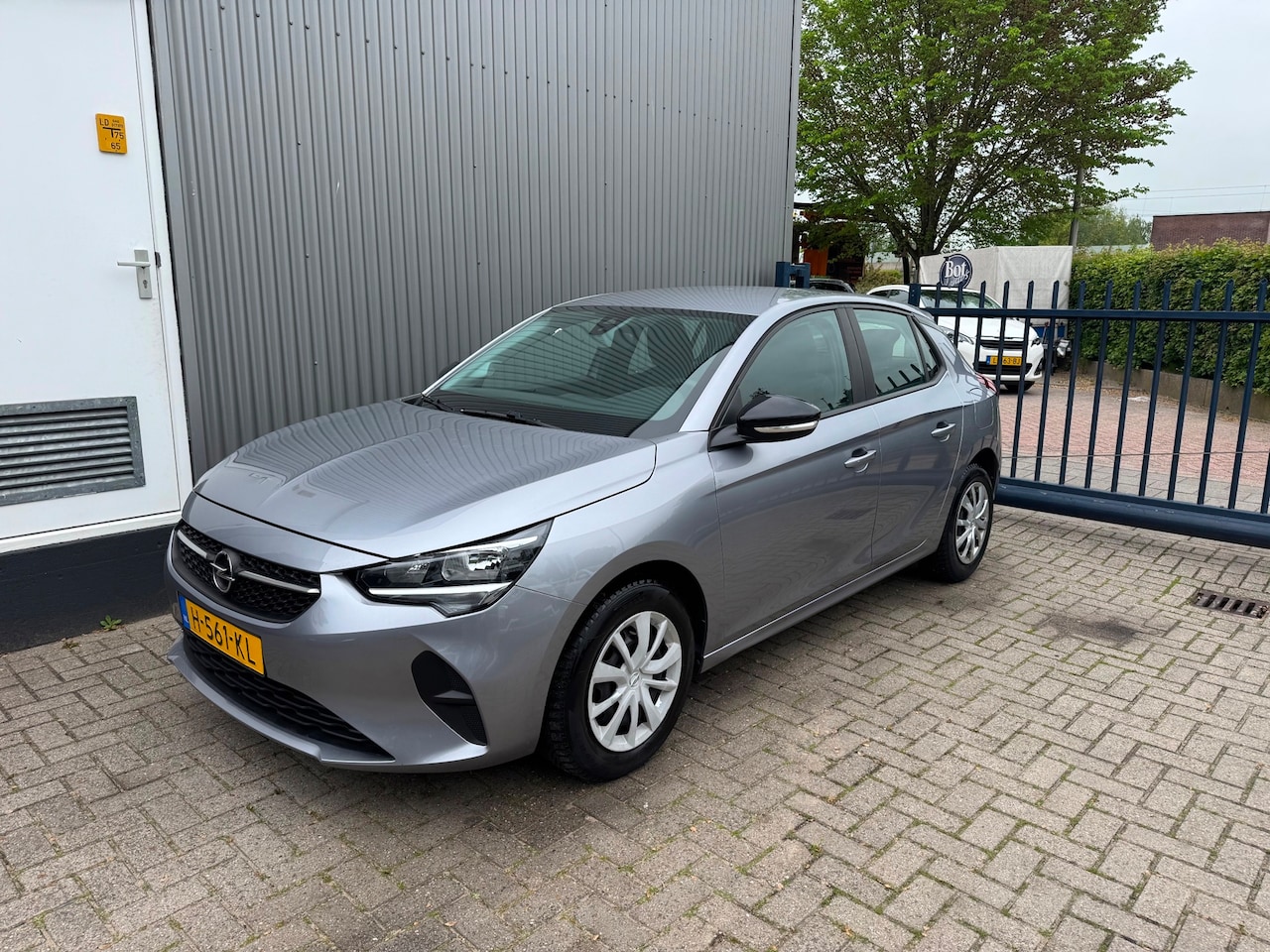 Opel Corsa - 1.2 Edition / AIRCO / CRUISE CONTR. / CENTR VERGR. - AutoWereld.nl