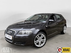 Audi A3 Sportback - 1.6 Ambiente Pro L. Cruise Carplay Lmv Clima Nap