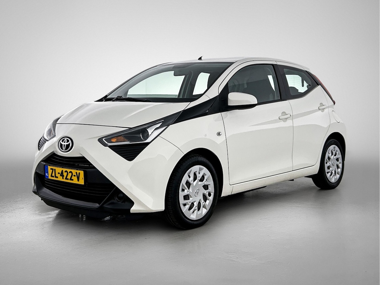 Toyota Aygo - 1.0 VVT-i x-play limited | Dealer onderhouden | Apple CarPlay/Android Auto | Airco | Elekt - AutoWereld.nl