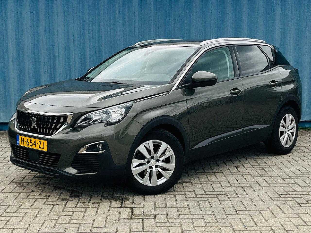 Peugeot 3008 - 1.2 PureTech Blue Lease Executive Trekhaak | Achteruitrijcamera | Dealer onderhouden | Cru - AutoWereld.nl