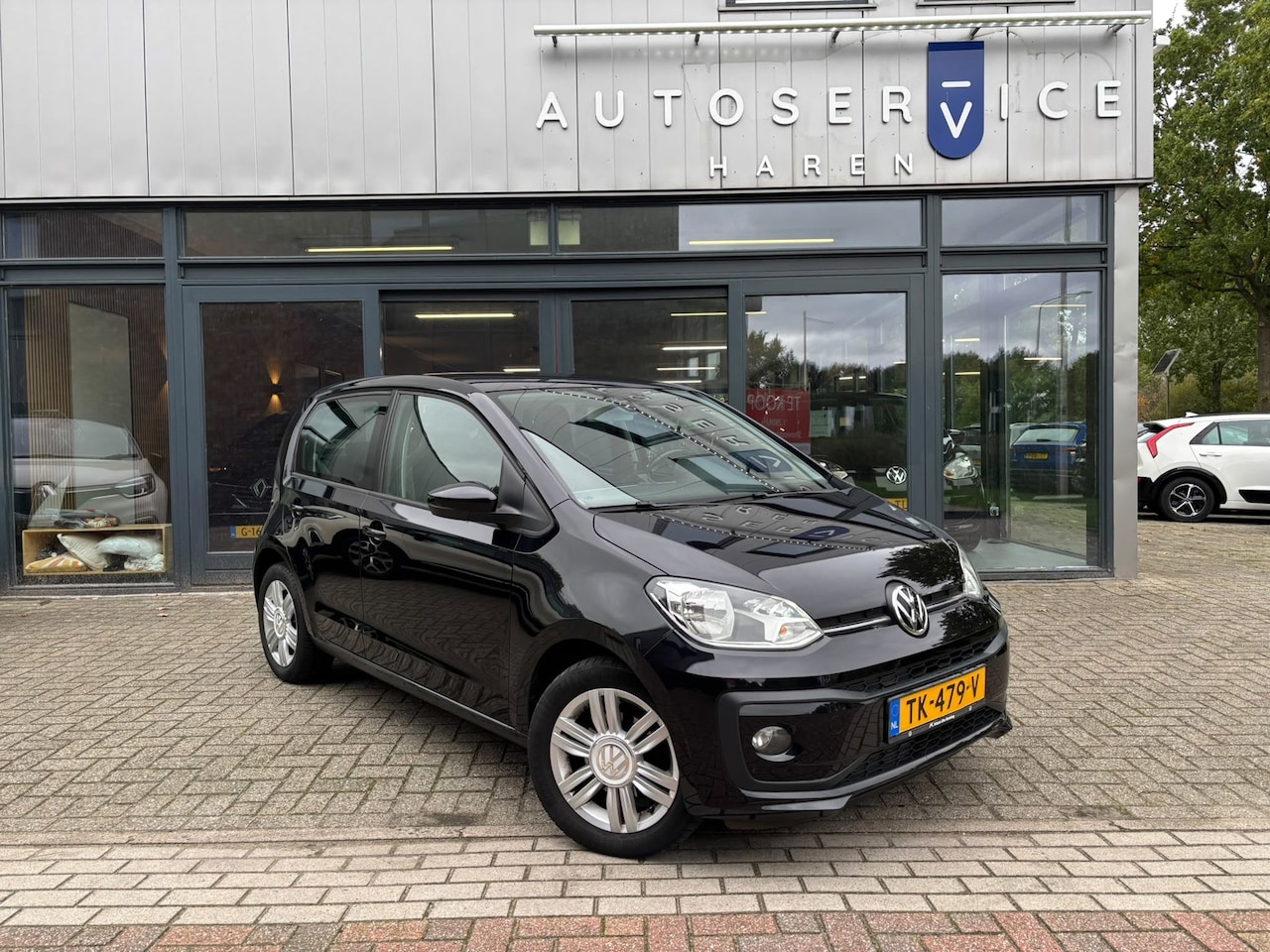 Volkswagen Up! - 1.0 BMT high up! | 5 deurs |Camera | Airco | Lichtmetalen velgen |Centrale vergrendeling | - AutoWereld.nl