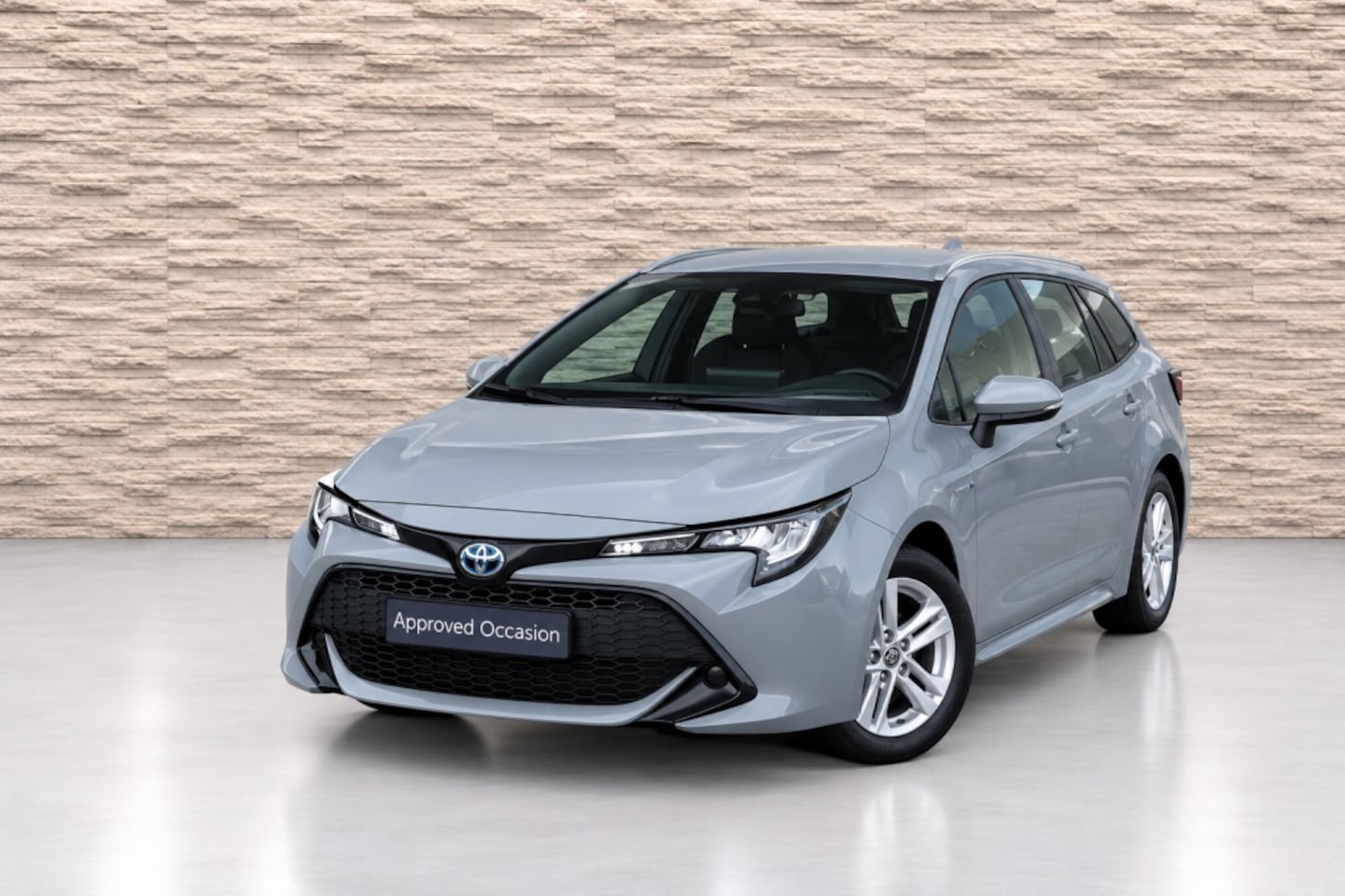 Toyota Corolla Touring Sports - 1.8 Hybrid Active Automaat | Apple CarPlay & Android Auto | Achteruitrijcamera | 16” licht - AutoWereld.nl
