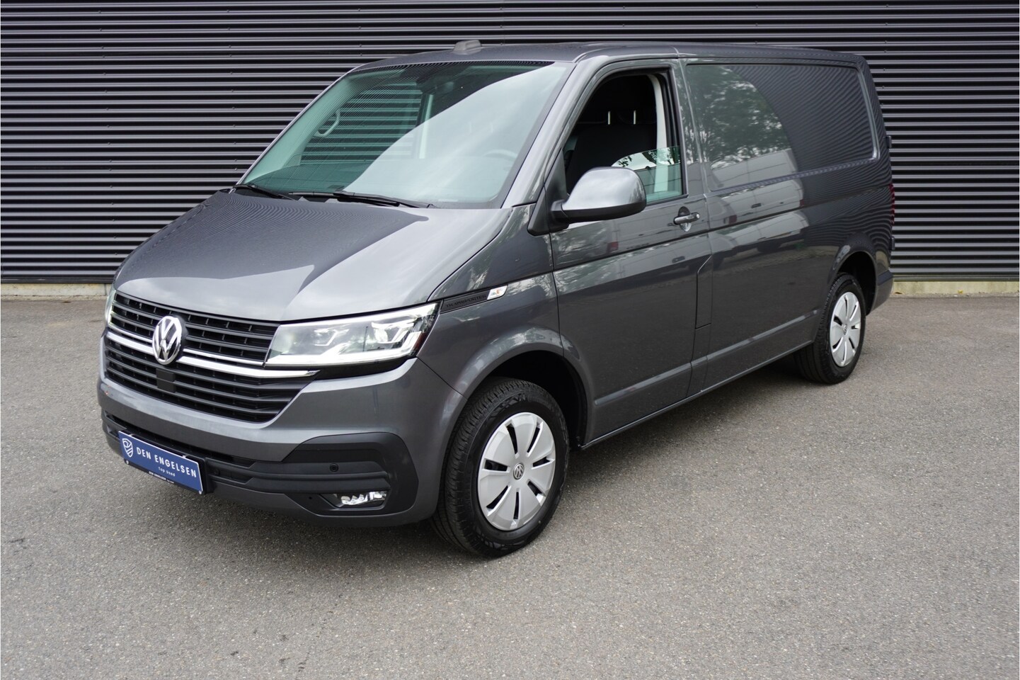 Volkswagen Transporter - 150pk Automaat L1H1 LED Camera Apple carplay Parkeersensoren Navigatie 2-Zits - AutoWereld.nl