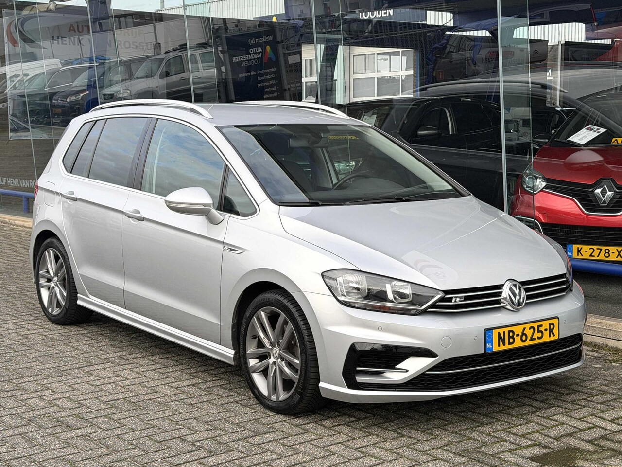 Volkswagen Golf Sportsvan - 1.2 TSI Highline / R-line Automaat | Camera | Navi | Clima | NAP. - AutoWereld.nl