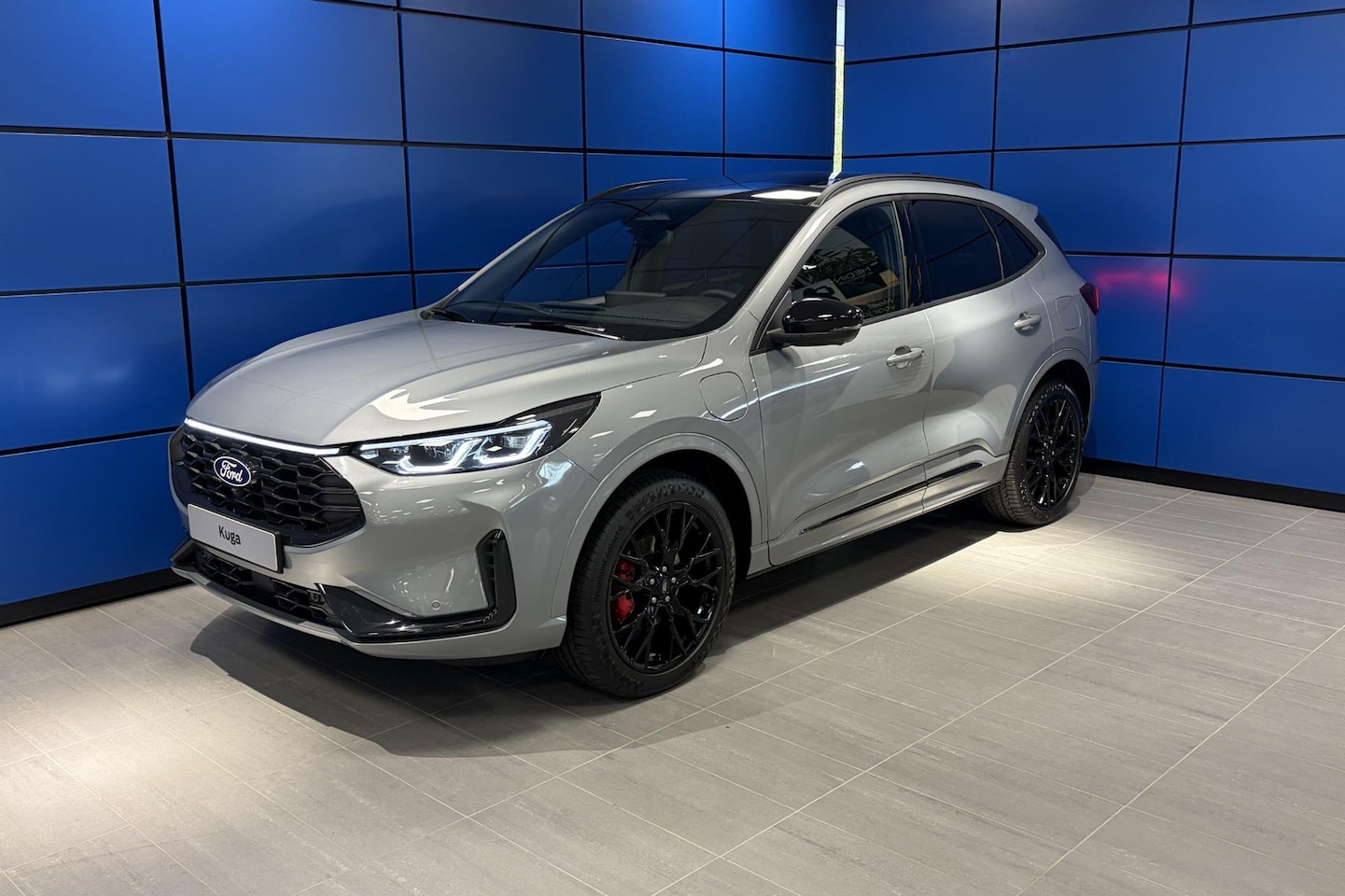 Ford Kuga - 2.5 PHEV BlueCruise Edition direct leverbaar incl. Black Pack en trekhaak en panorama dak - AutoWereld.nl