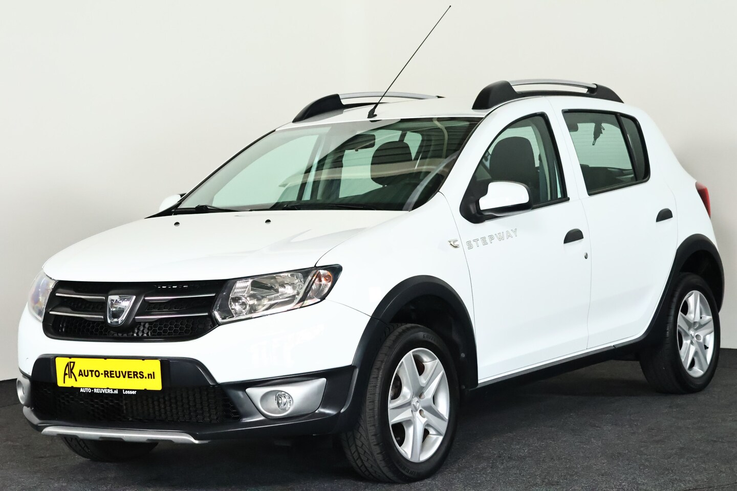 Dacia Sandero Stepway - 0.9 TCe Prestige / Navi / Cruisecontrol / Airco - AutoWereld.nl