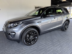 Land Rover Discovery Sport - 2.0 TD4 HSE Luxury Pano dak / leer / inklapbare trekhaak / Head-up display / 1e eigenaar