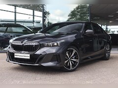 BMW i5 - eDrive40 M Sport / Adaptieve LED / Parking Assistant Plus / Live Cockpit Professional / M