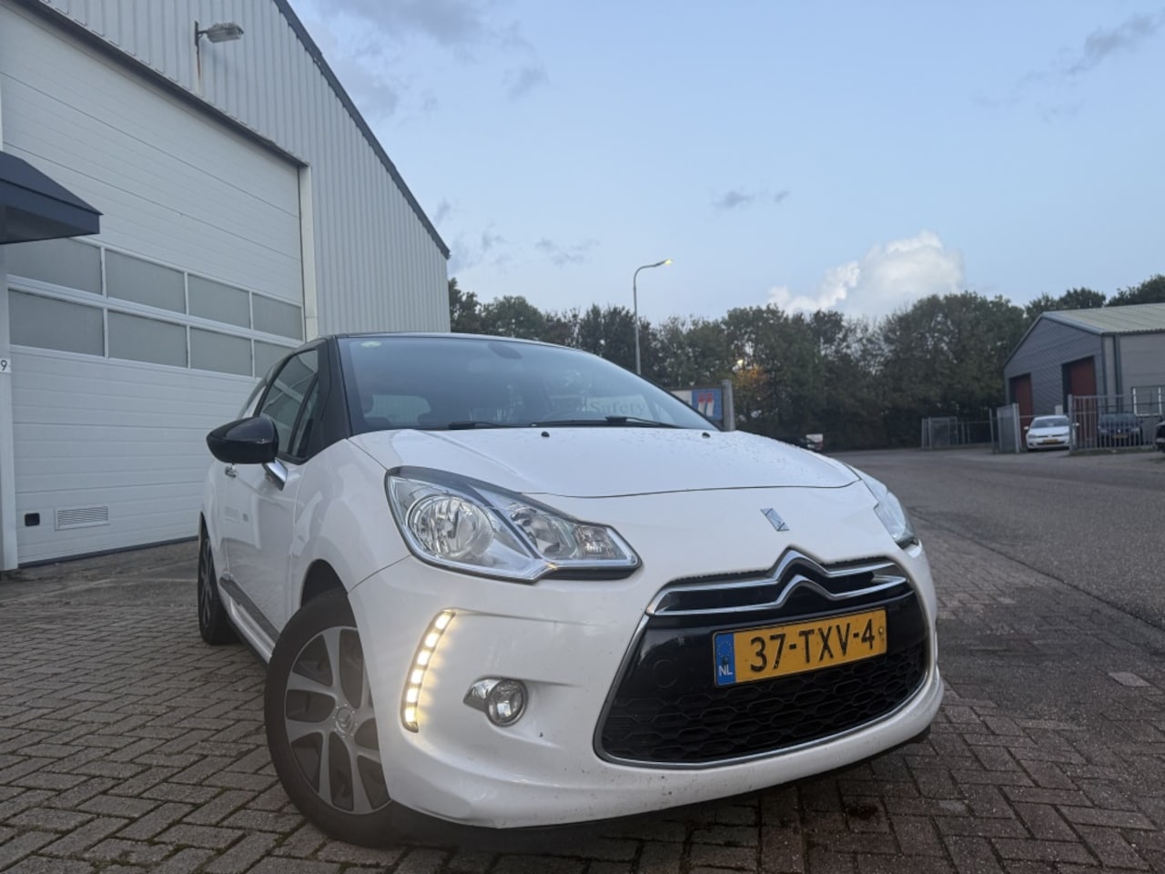 Citroën DS3 - 1.6 e-HDi So Chic Cruise Navi Clima Sensoren - AutoWereld.nl