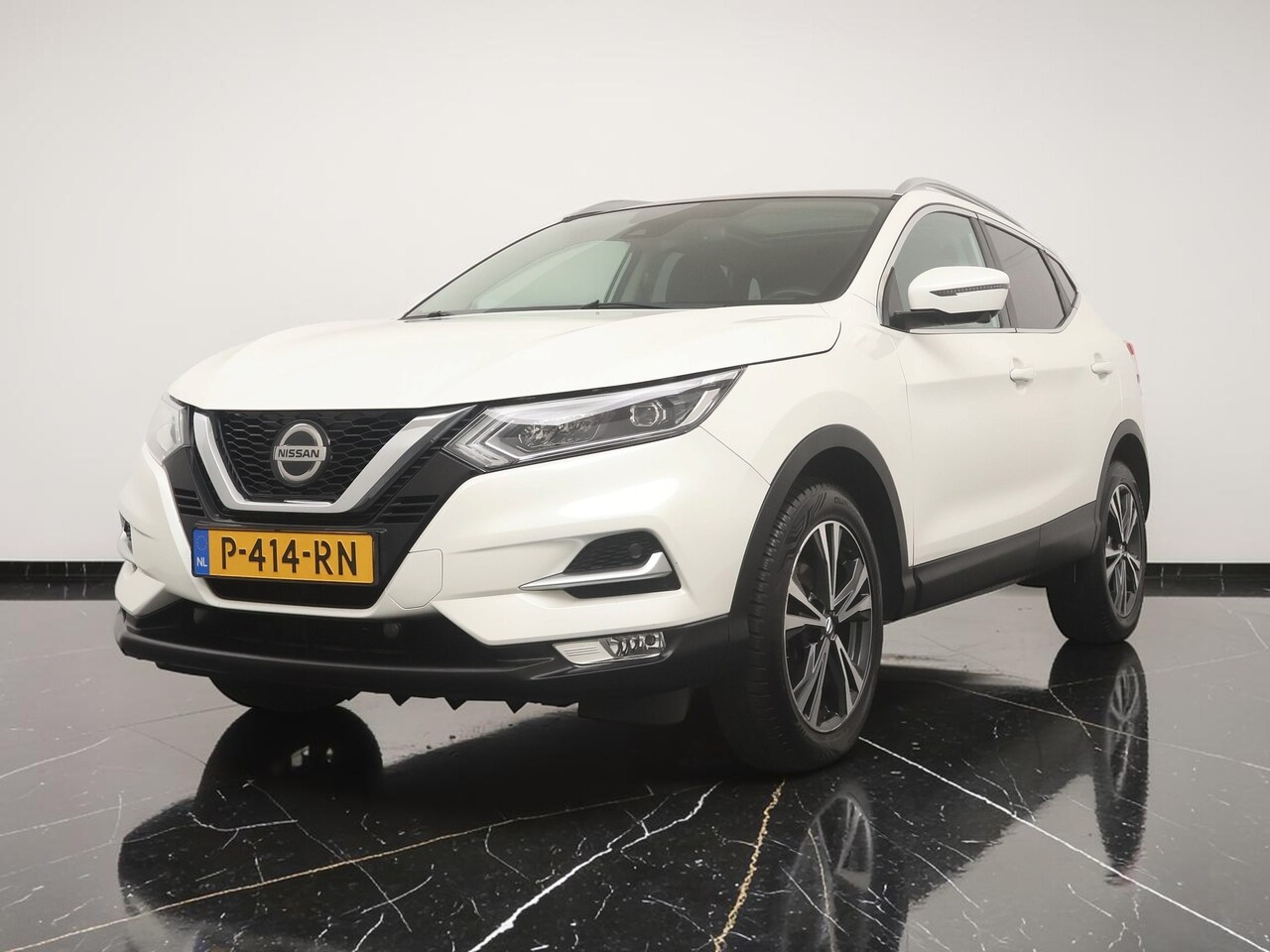 Nissan Qashqai - 1.2 DIG-T Business Edition - Navigatie - 360 gr. camera - Panoramadak - 18 inch LM velgen - AutoWereld.nl