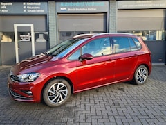 Volkswagen Golf Sportsvan - 1.0 TSI Highline ACC/ Stoelverwarming/Trekhaak/Stoelverwarming