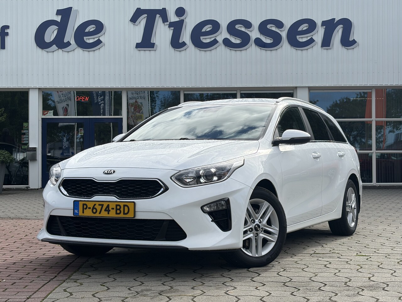 Kia Cee'd Sportswagon - Ceed 1.5 T-GDi DynamicPlusLine AUTOMAAT | Stoelvrw. | Trekhaak | Carplay | Rijklaar met be - AutoWereld.nl