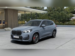 BMW X1 - xDrive25e M Sport Automaat / Trekhaak / Panoramadak / Sportstoelen / Comfort Access / Head