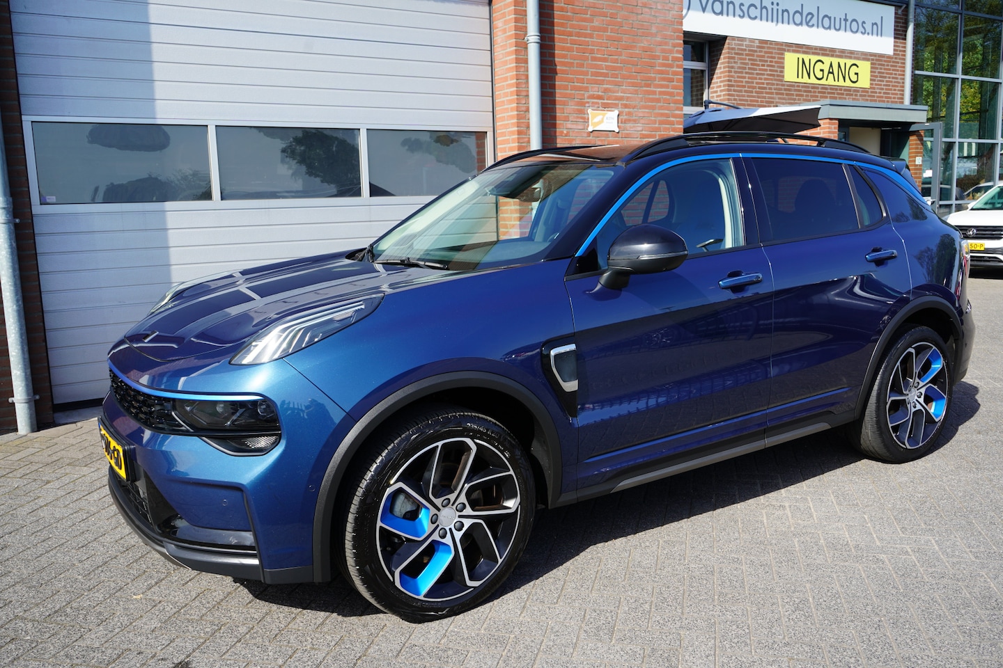 Lynk & Co 01 - 1.5 261PK! 20X OP VOORRAAD ORIGINEEL NEDERLANDS DEALER ONDERHOUDEN 360CAMERA 6,6KWH LADER - AutoWereld.nl