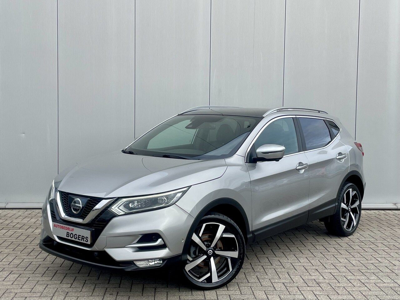 Nissan Qashqai - 1.6 DIG-T 163 Pk Tekna Plus Navigatie, Panoramadak, Leder, LED, 19"Lm, 360 Camera, Stoel v - AutoWereld.nl