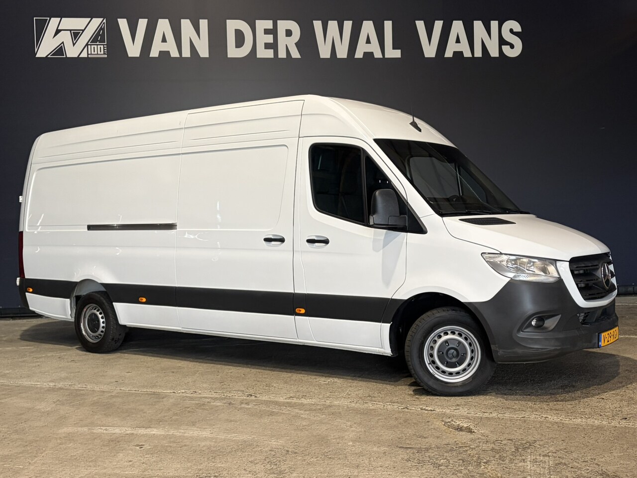 Mercedes-Benz Sprinter - 315 CDI 150pk L3H2 Euro6 Airco | Camera | Apple Carplay | Chauffeursstoel | Cruisecontrol - AutoWereld.nl