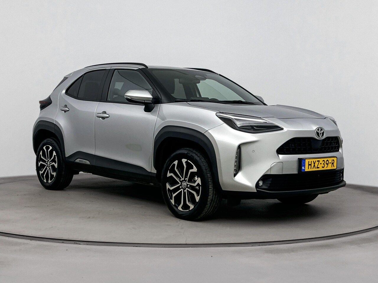 Toyota Yaris Cross - 1.5 Hybrid 115 Dynamic | Dodehoek detectie | Parkeersensoren voor/achter | Apple Carplay / - AutoWereld.nl