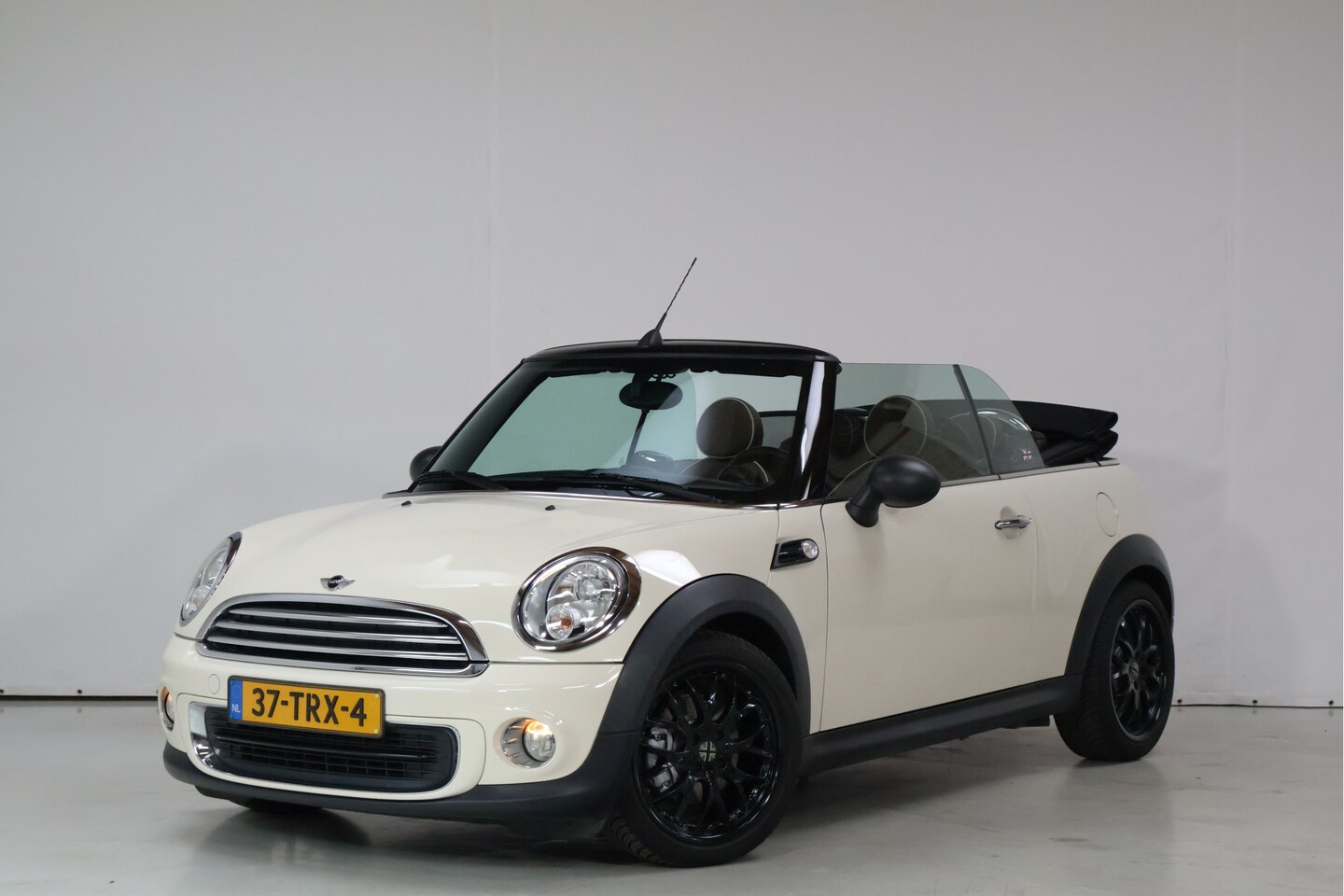 MINI Cabrio - 1.6 One Chili | NL-Auto | NAP | Nwe DB-Ketting | - AutoWereld.nl