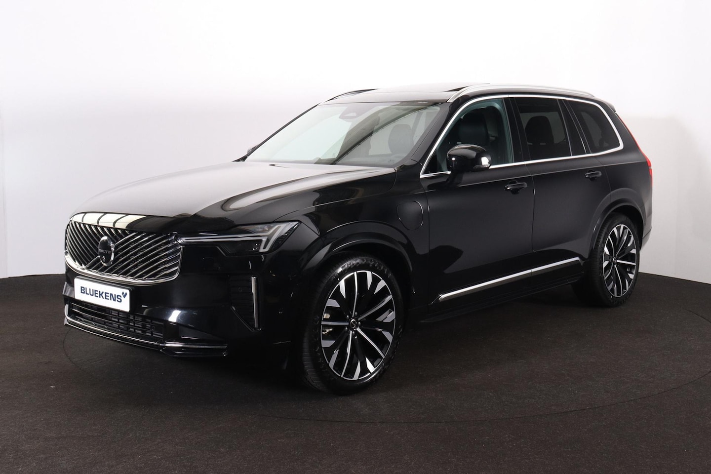 Volvo XC90 - T8 Recharge AWD Ultra Bright - Luchtvering - Panorama/schuifdak - IntelliSafe Assist & Sur - AutoWereld.nl