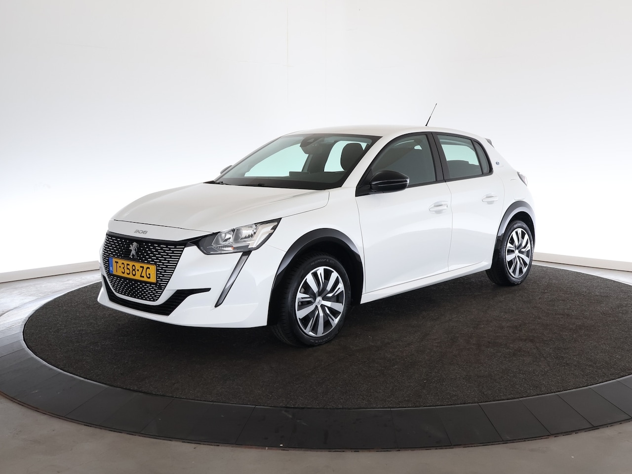 Peugeot e-208 - EV Active Pack 50 kWh - AutoWereld.nl