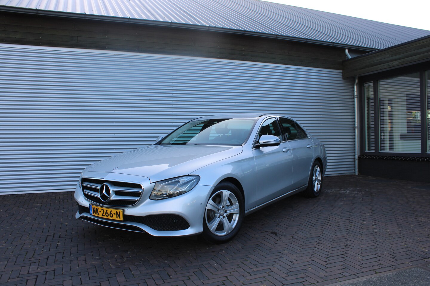 Mercedes-Benz E-klasse - 200 Prestige Plus sfeer licht - AutoWereld.nl
