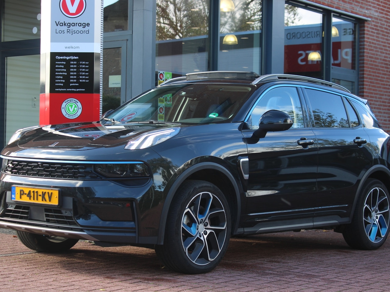 Lynk & Co 01 - *1.5* | Carplay | Schuifdak | Camera | Adaptive Cruise & Climate Control | Stoelverwarming - AutoWereld.nl