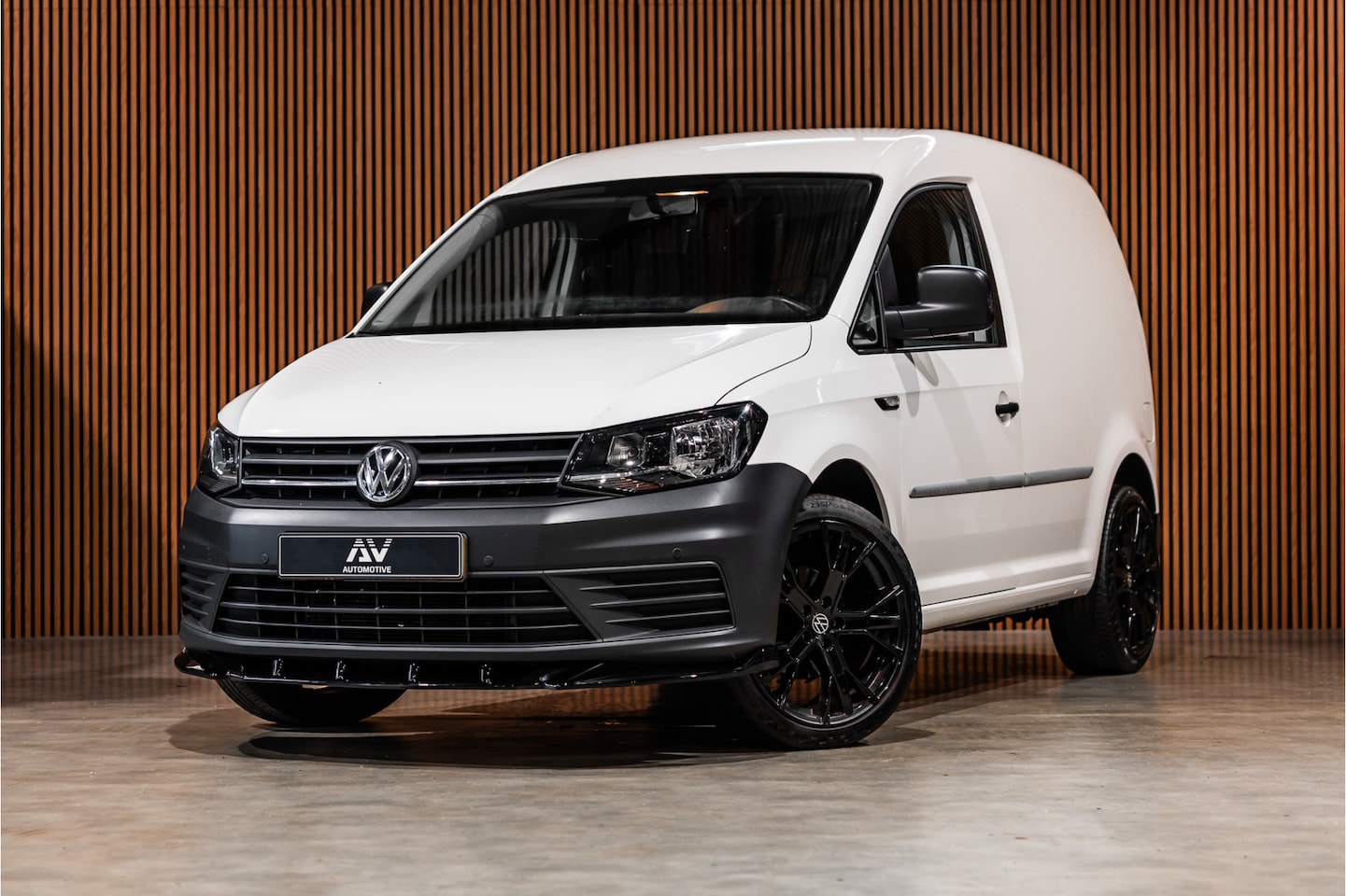 Volkswagen Caddy - 2.0 TDI BMT | Airco | PDC | Trekhaak | Cruise control | Orig. NL auto | Nieuwe APK | Euro - AutoWereld.nl