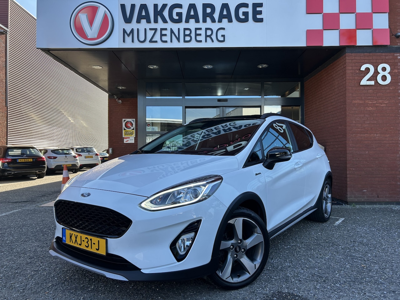 Ford Fiesta - 1.0 EcoBoost Active X ST-Line unieke km stand 28000km!! // HOGE INSTAP! // PDC // CRUISE / - AutoWereld.nl