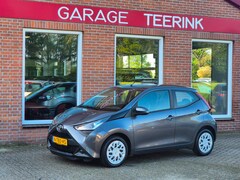Toyota Aygo - 1.0 VVT-i x-play 72PK 5drs airco, elektr.ramen, camera, dab, carplay
