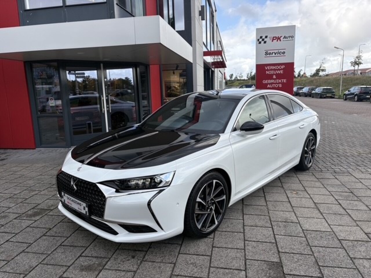 DS 9 - E-Tense RIVOLI+ 250 pk | Navi | Leer | Pano | 17.369 km Dealeronderhouden - AutoWereld.nl