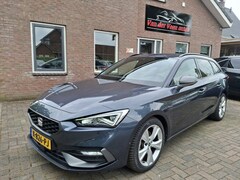 SEAT Leon Sportstourer - 1.5 eTSI FR Launch Edition. 1ste eigenaar. In nieuwstaat O.a. carplay, virtual dashboard,