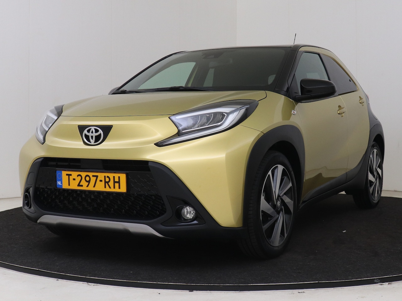 Toyota Aygo X - 1.0 VVT-i MT Envy | NL dealeronderhouden | - AutoWereld.nl