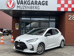 Toyota Yaris - 1.5 Hybrid Homura Plus // PANORAMADAK // ADAPTIVE CRUISE // CAMERA // CLIMA // HALF LEDER