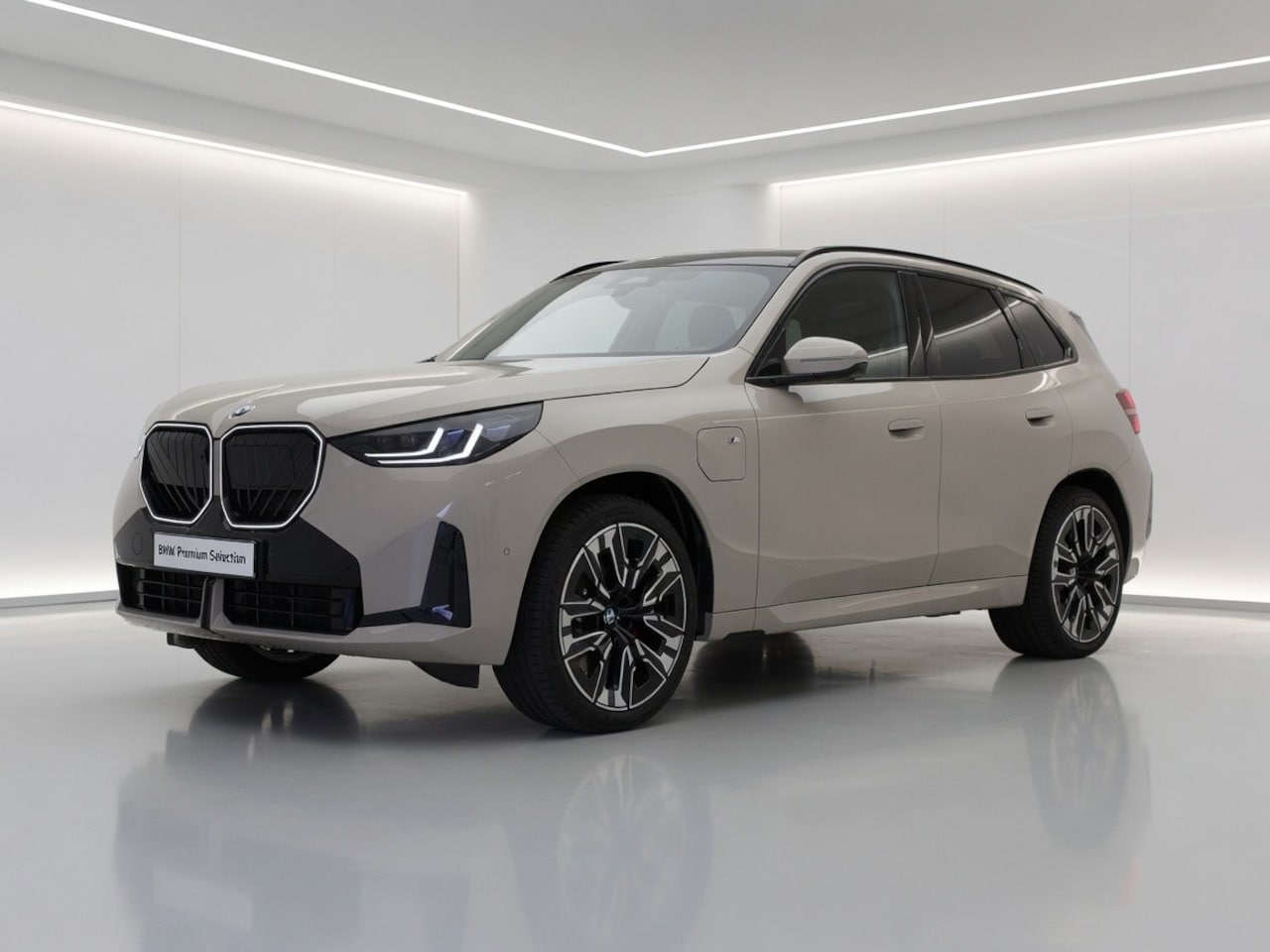 BMW X3 - 30e xDrive M-Sport Pro | 21" | Panorama | Trekhaak | Individual Leder | Pro Pack | Comfort - AutoWereld.nl