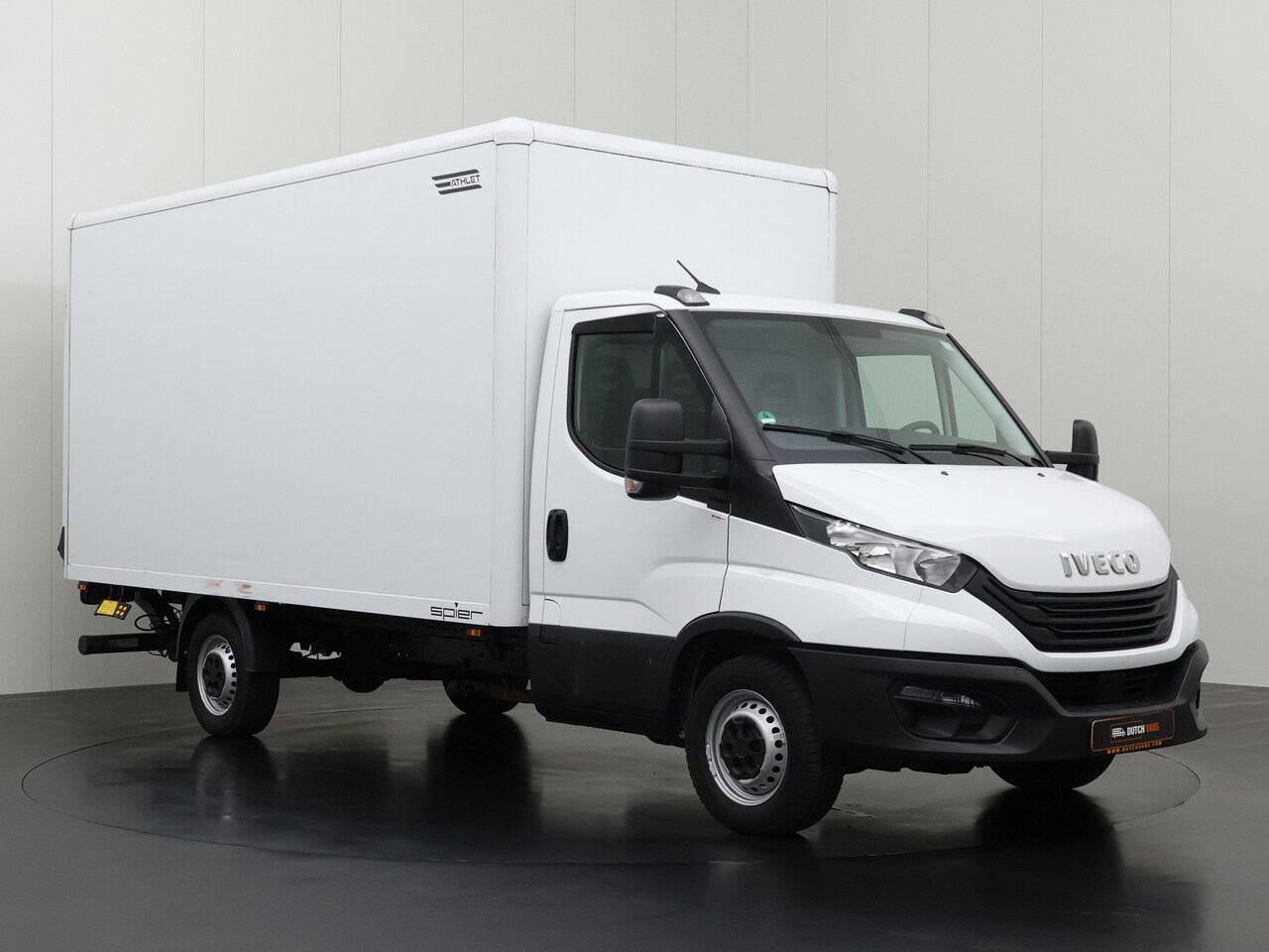 Iveco Daily - 140PK Bakwagen+Laadklep | Airco | Camera | Cruise | 3-Zits | Betimmering - AutoWereld.nl