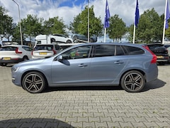 Volvo V60 - 1.5 T3 Polar+ Dynamic Dealer onderhouden | Cruise control | Verwarmde stoelen voor | Stand
