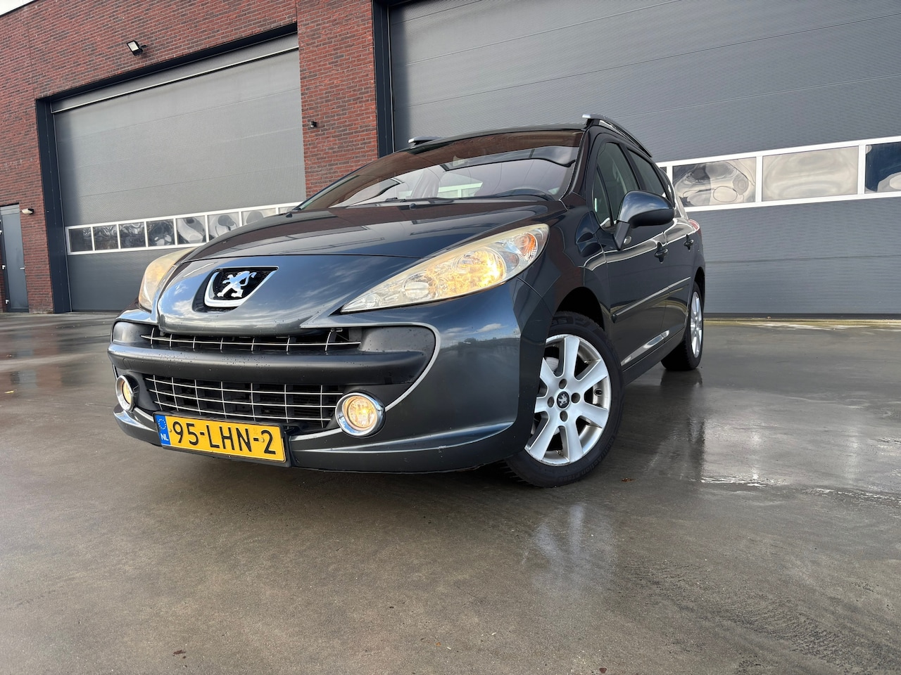 Peugeot 207 SW - 1.4 VTi XS Panorama dak, Airco, Trekhaak Afneembaar, Nette Auto - AutoWereld.nl