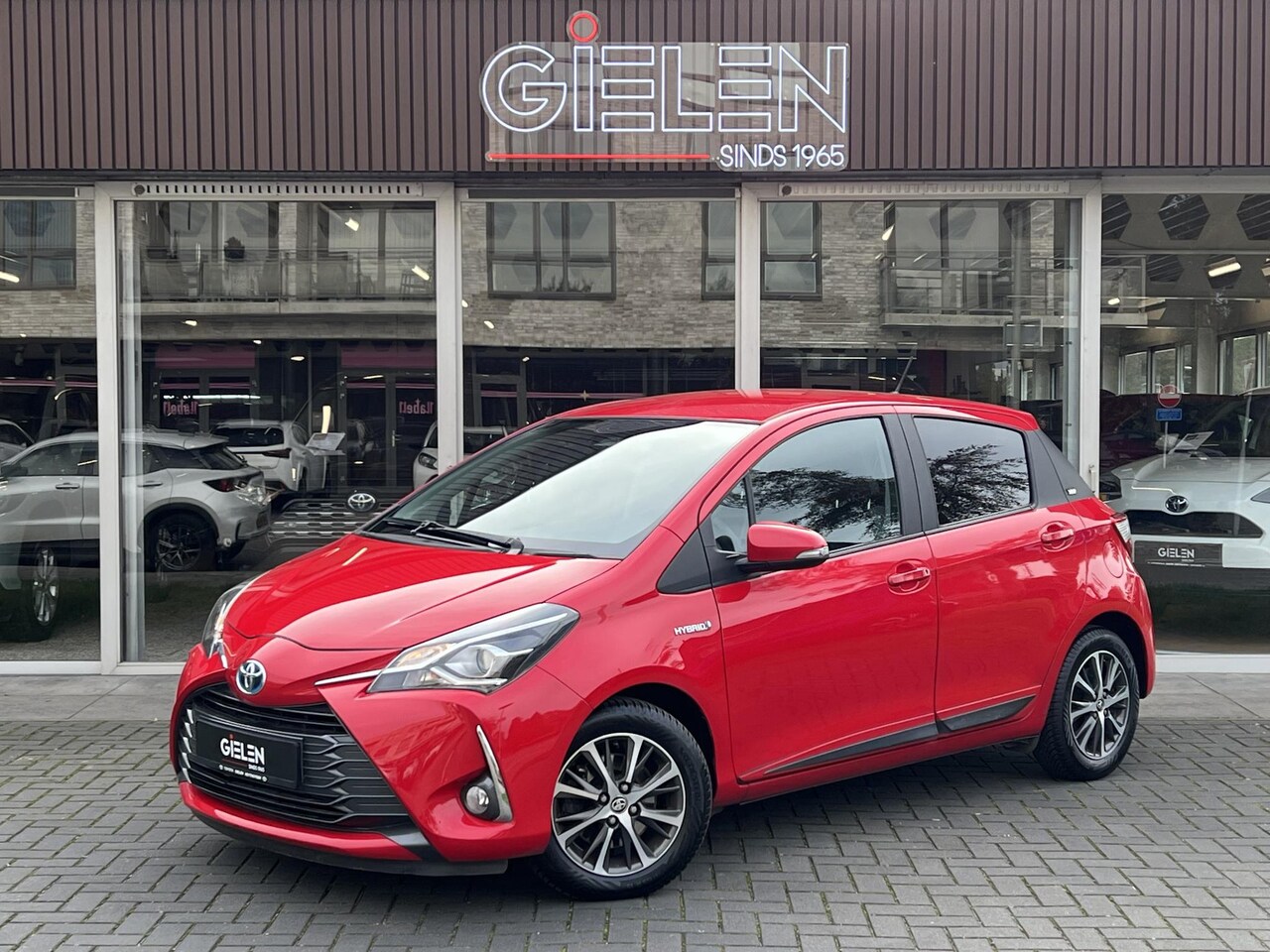 Toyota Yaris - 1.5 Hybrid Y20 | Apple CarPlay/Android Auto, Lichtmetalen velgen, Startknop, Cruise contro - AutoWereld.nl