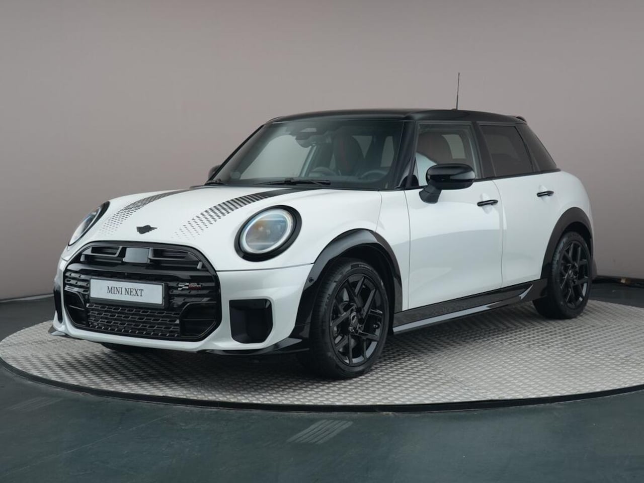MINI 5-Deurs - 2.0 Cooper S John Cooper Works XL - AutoWereld.nl
