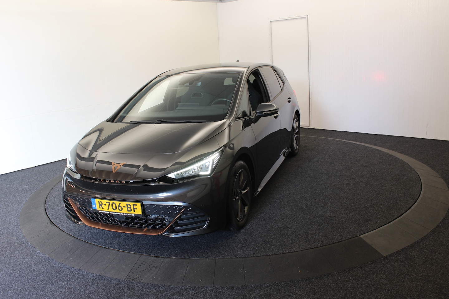 CUPRA Born - Essential 62 kWh 204pk PDC Carplay Stuurverwarming - AutoWereld.nl